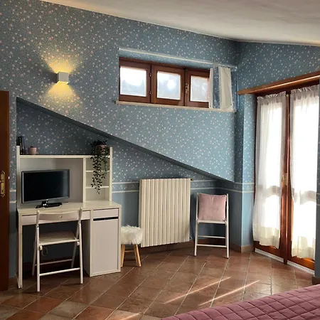 Apartment La Mansarda In Collina *